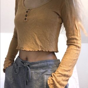 Long sleeve crop top with big buttons